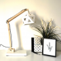 Lampe de bureau en bois blanc