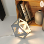 Lampe origami grise en bois