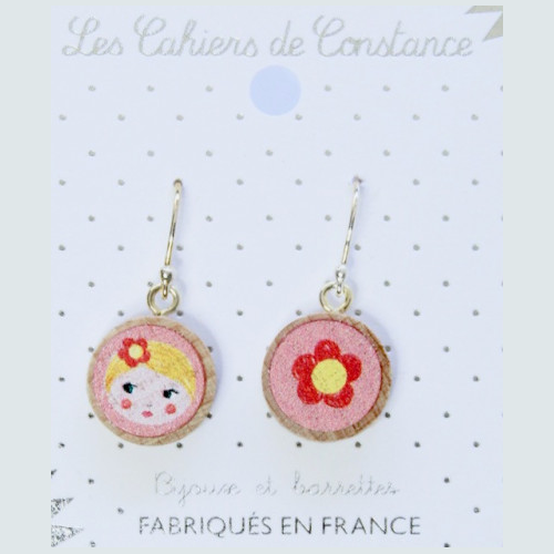 Petites boucles pendantes Matriochka rose origine France