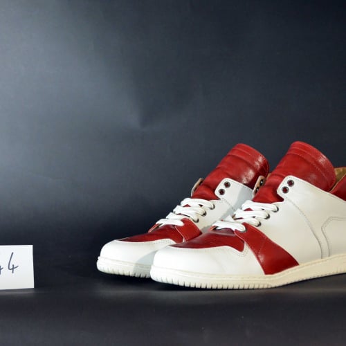 sneakers en cuir blanc et rouge
