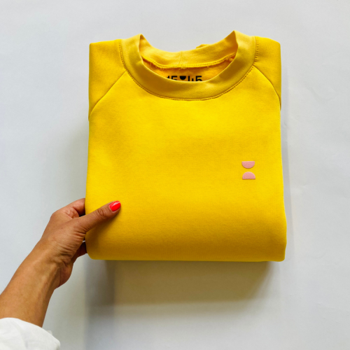Sweat jaune logo rose fabriqué en france